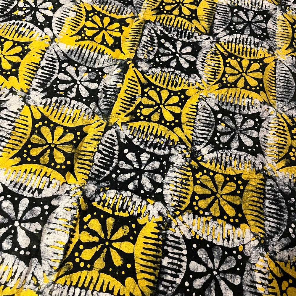 West African batik fabric black yellow white print on lightweight cotton voile - Picture 9 of 10